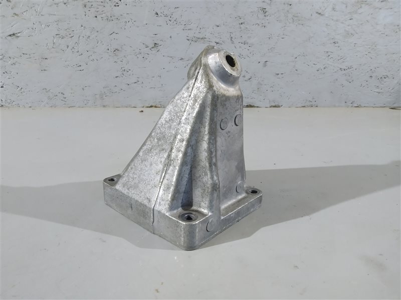 кронштейн двигателя, 2235 рублей, Санкт-Петербург