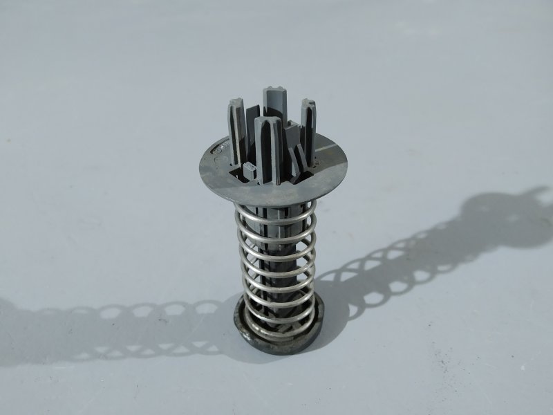 пружина капота, 1820 рублей, Санкт-Петербург