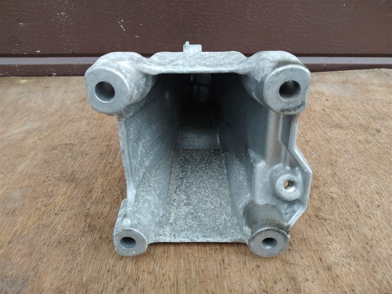 кронштейн двигателя, 2235 рублей, Санкт-Петербург