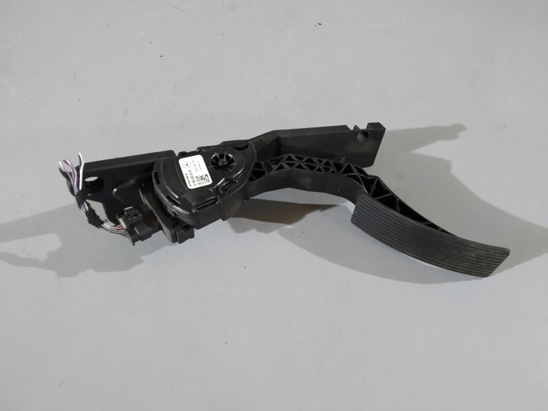 педаль газа, 1810 рублей, Санкт-Петербург