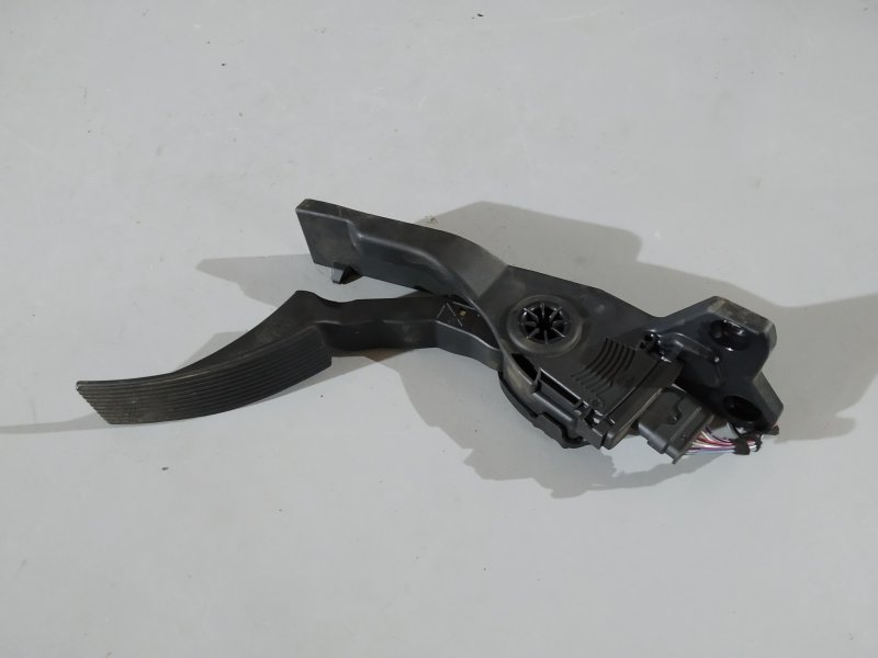 педаль газа, 1810 рублей, Санкт-Петербург