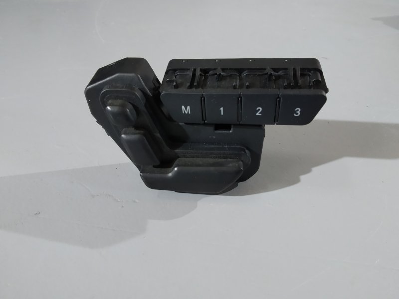 кнопки управления сиденьем, 1875 рублей, Санкт-Петербург