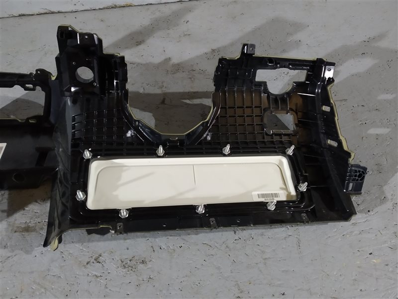 накладка под торпедо, 7390 рублей, Санкт-Петербург