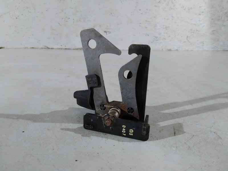 крюк капота, 1045 рублей, Санкт-Петербург