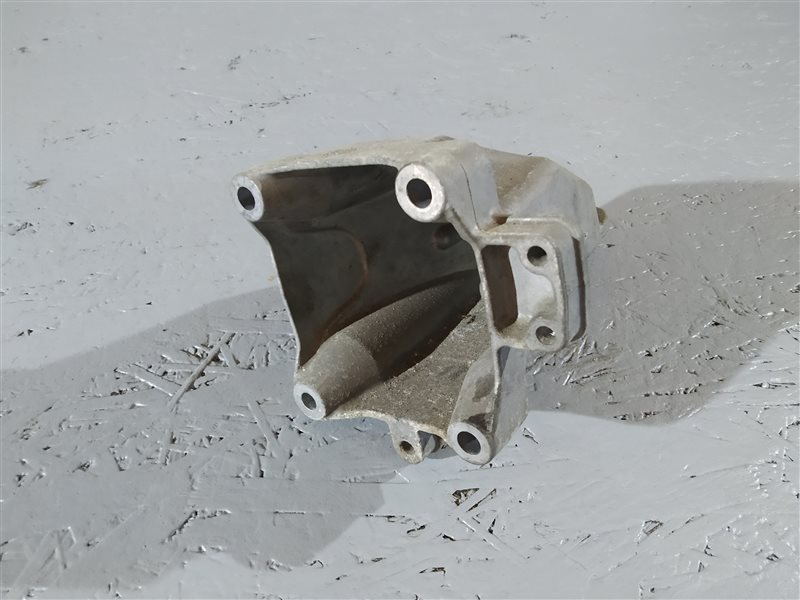 кронштейн двигателя, 1530 рублей, Санкт-Петербург