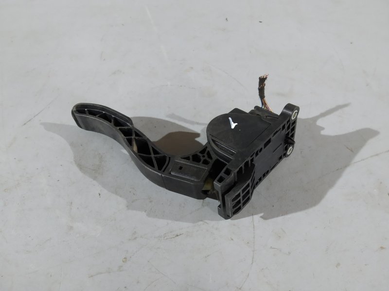 педаль газа, 1895 рублей, Санкт-Петербург