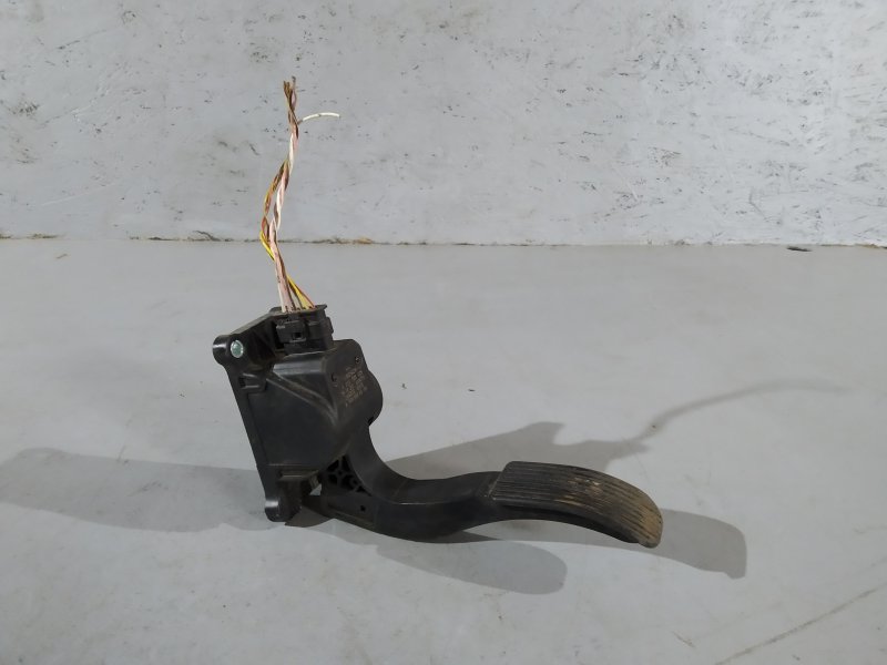 педаль газа, 1895 рублей, Санкт-Петербург