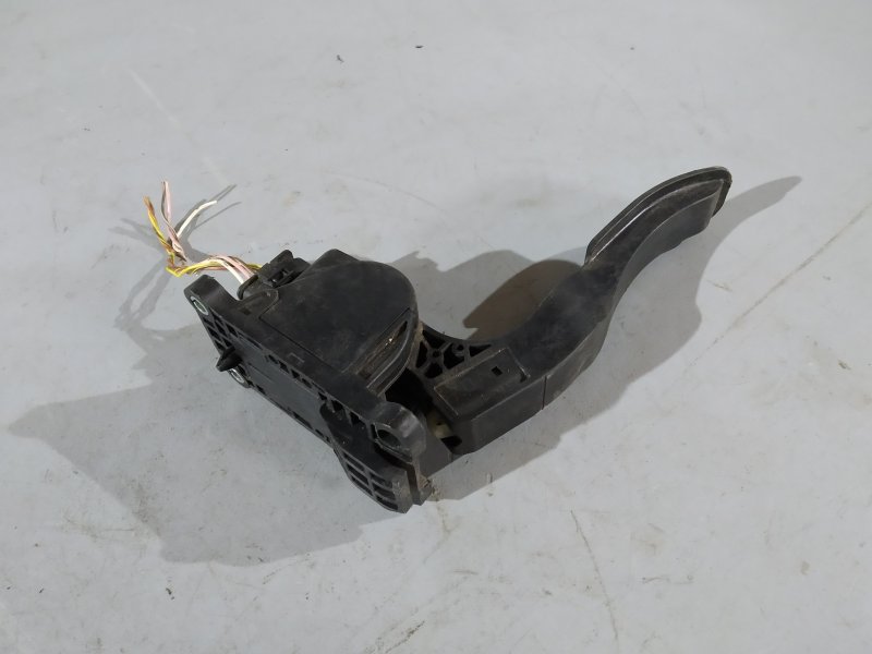 педаль газа, 1895 рублей, Санкт-Петербург