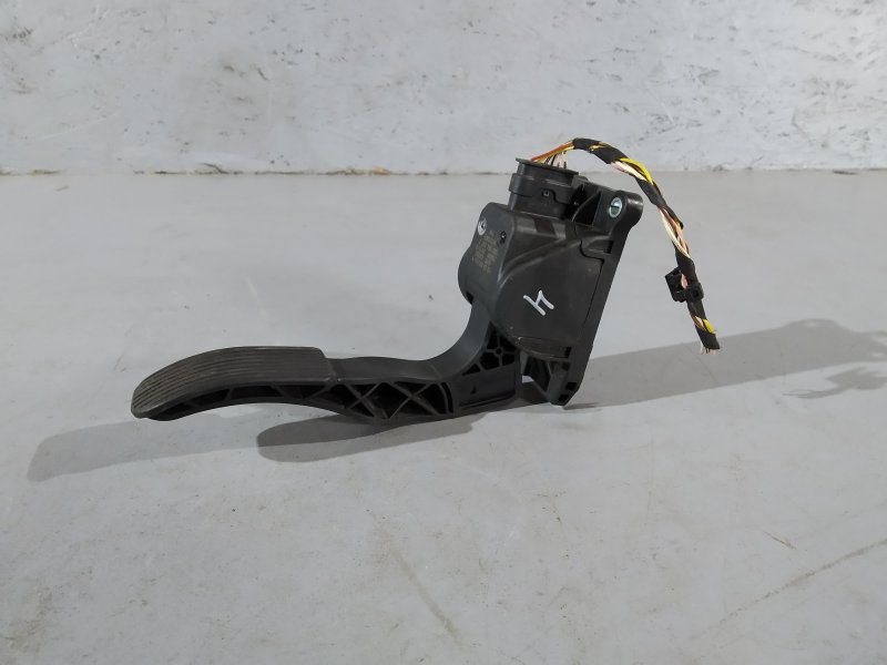 педаль газа, 1895 рублей, Санкт-Петербург