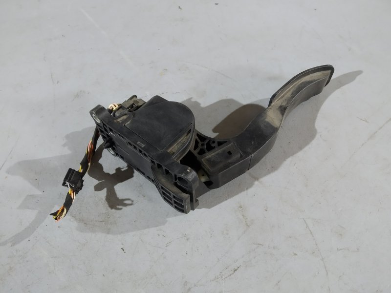 педаль газа, 1895 рублей, Санкт-Петербург