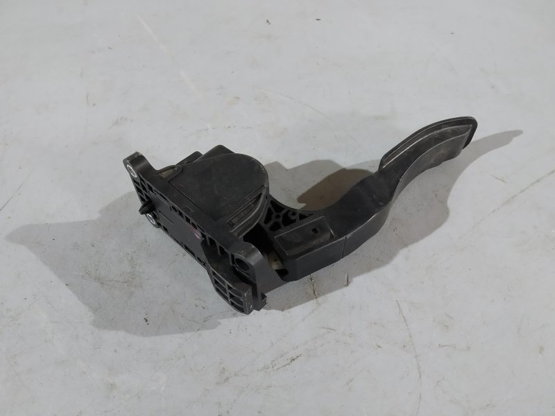 педаль газа, 1895 рублей, Санкт-Петербург