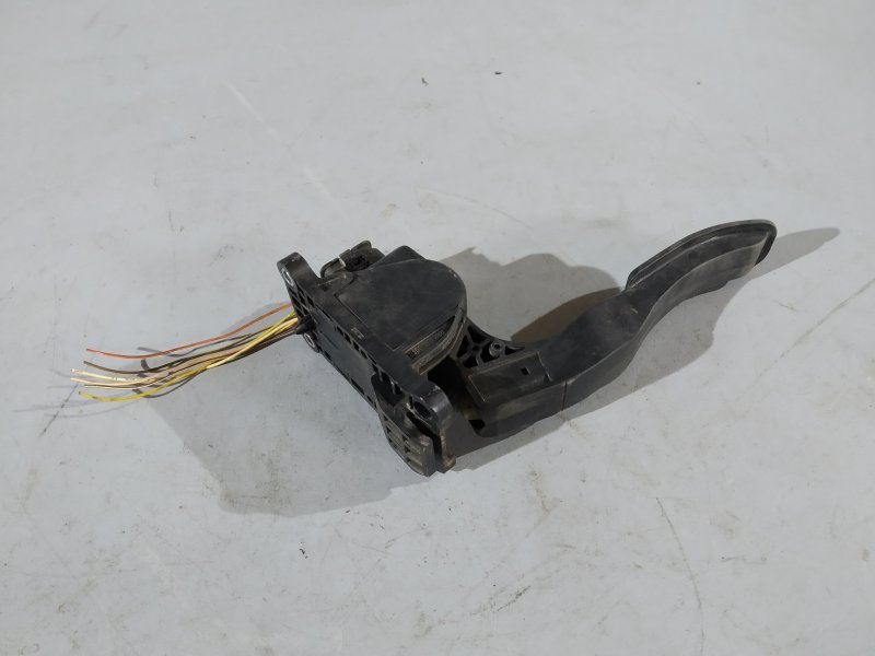 педаль газа, 1895 рублей, Санкт-Петербург