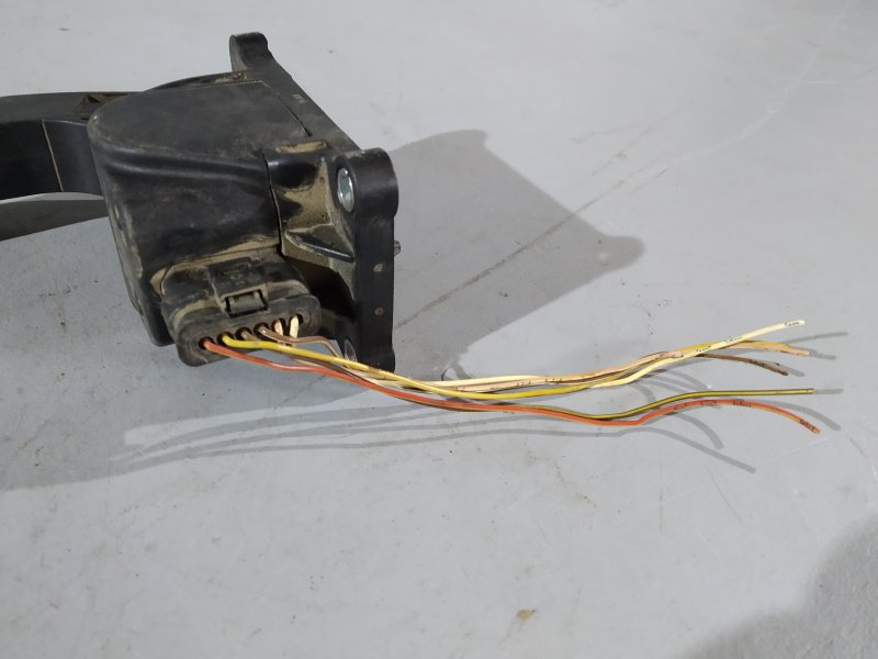 педаль газа, 1895 рублей, Санкт-Петербург