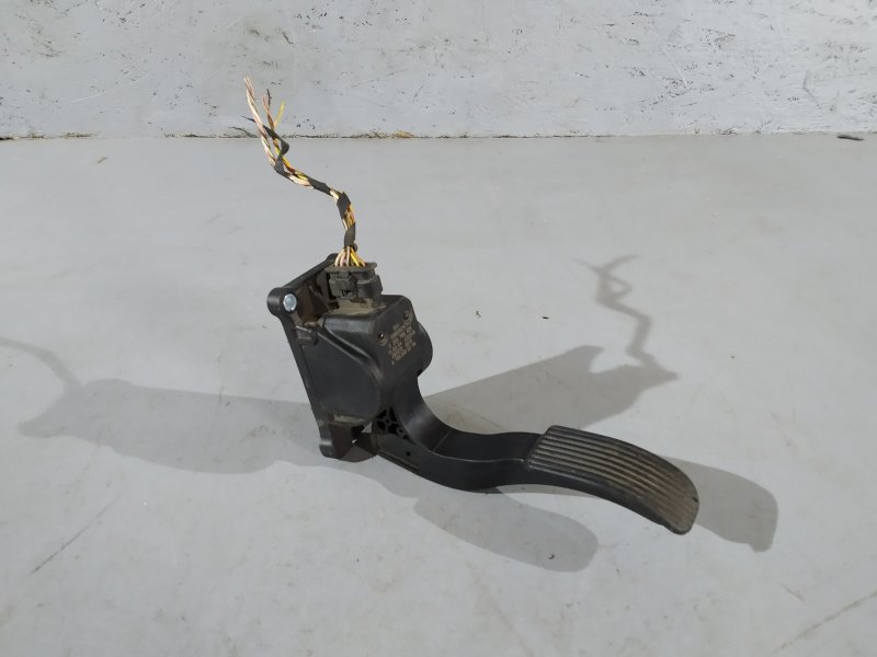 педаль газа, 1895 рублей, Санкт-Петербург