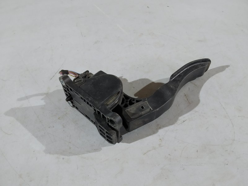 педаль газа, 1710 рублей, Санкт-Петербург