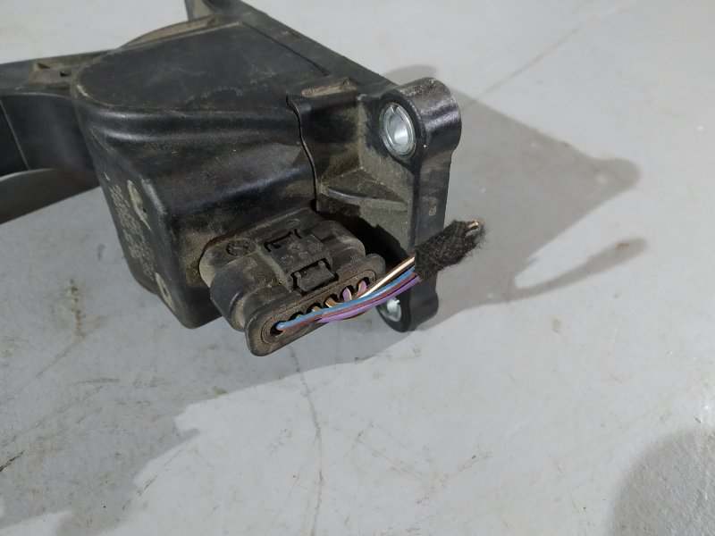 педаль газа, 1710 рублей, Санкт-Петербург