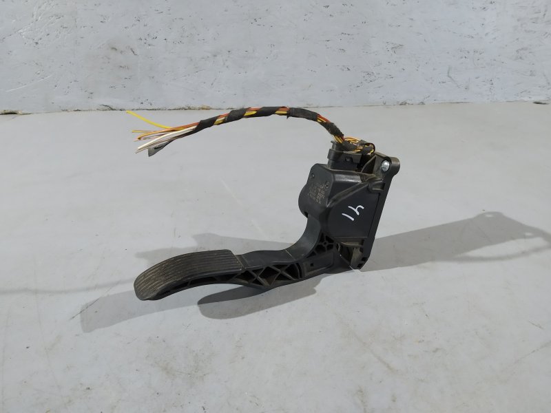 педаль газа, 1710 рублей, Санкт-Петербург