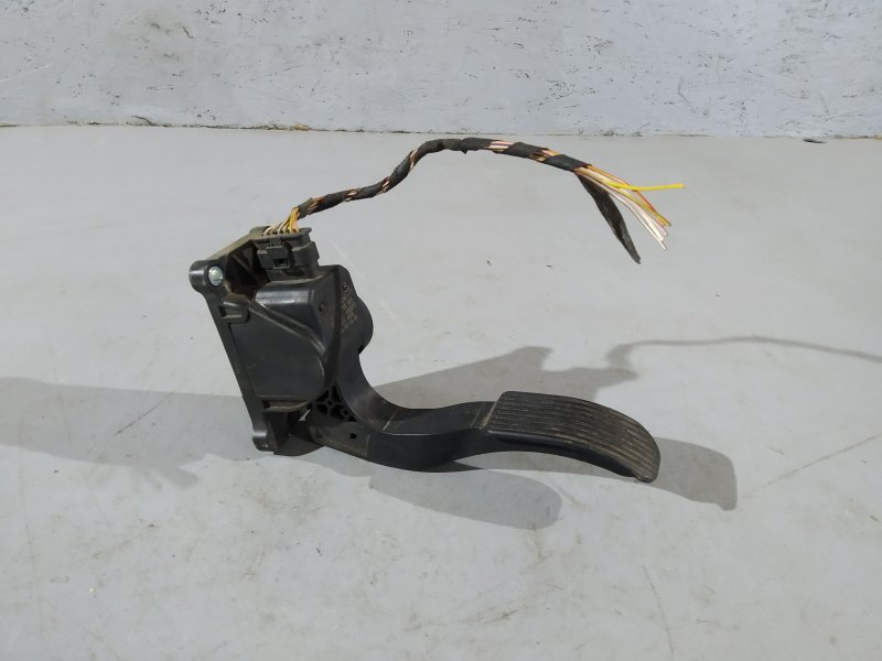 педаль газа, 1710 рублей, Санкт-Петербург