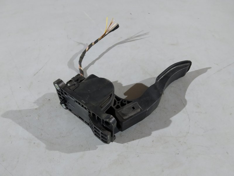 педаль газа, 1710 рублей, Санкт-Петербург