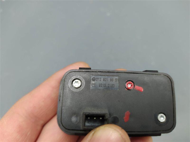 кнопка крышки багажника, 1590 рублей, Санкт-Петербург