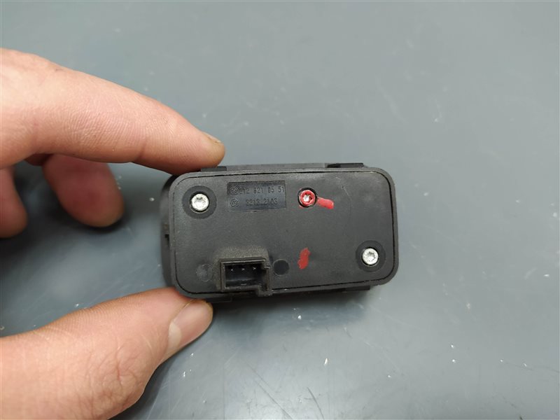 кнопка крышки багажника, 1590 рублей, Санкт-Петербург