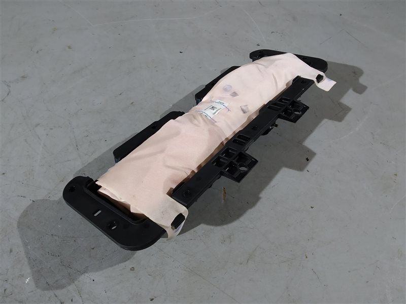 подушка безопасности коленная, 3600 рублей, Санкт-Петербург