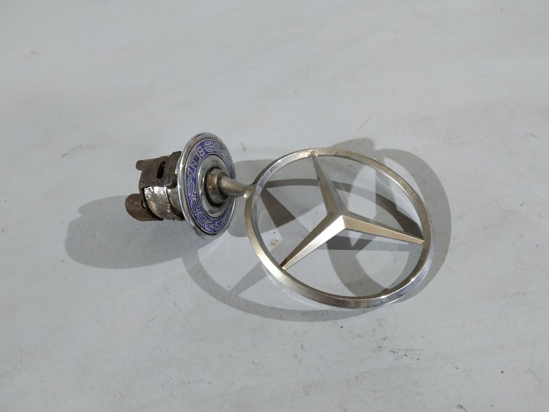 эмблема, 1895 рублей, Санкт-Петербург