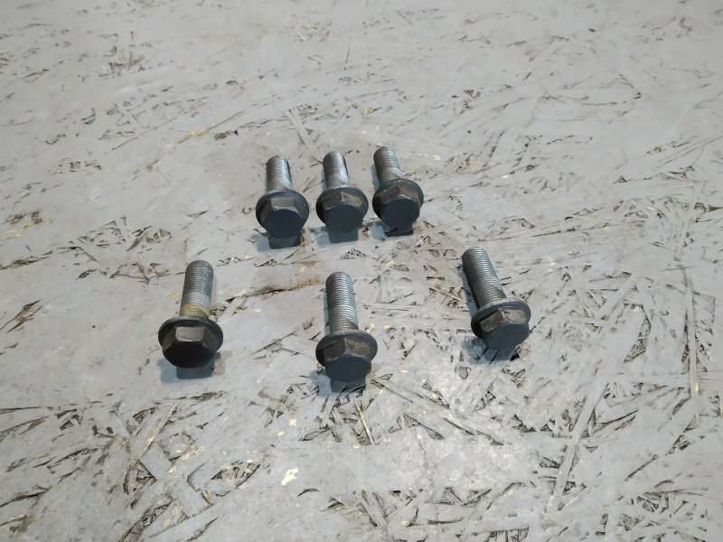 Болты крепления коронки, 2000 рублей, Санкт-Петербург