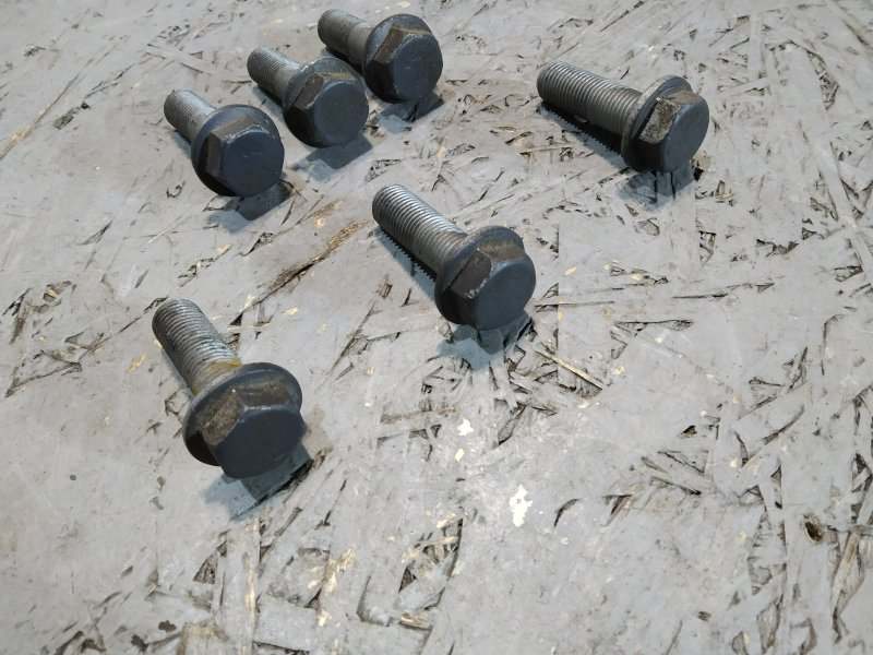 Болты крепления коронки, 2000 рублей, Санкт-Петербург