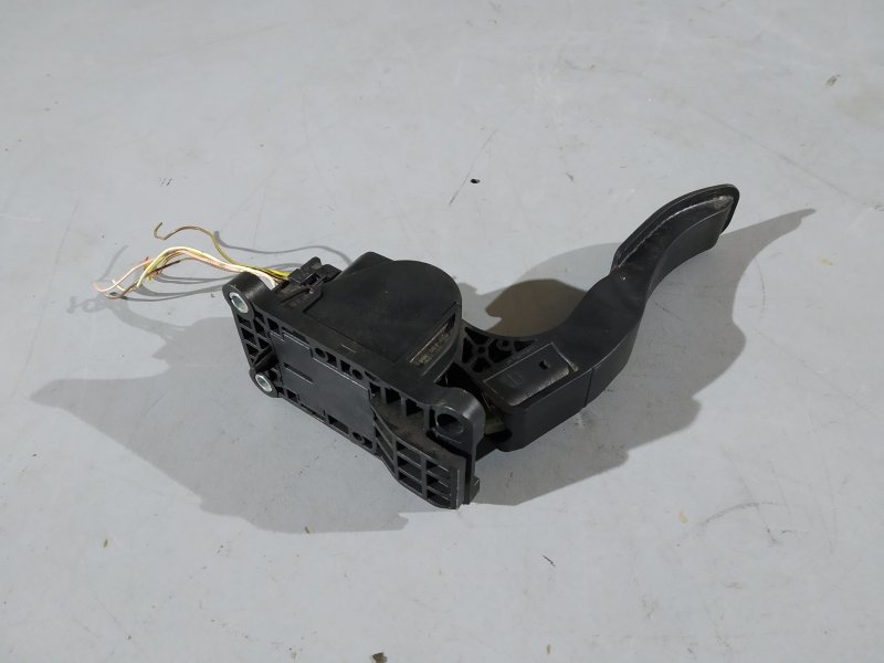 педаль газа, 1895 рублей, Санкт-Петербург