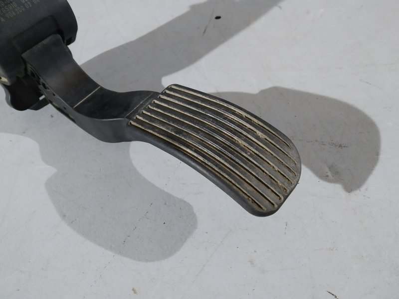 педаль газа, 1895 рублей, Санкт-Петербург