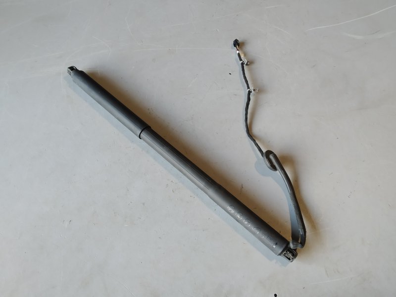 амортизатор багажника, 22765 рублей, Санкт-Петербург