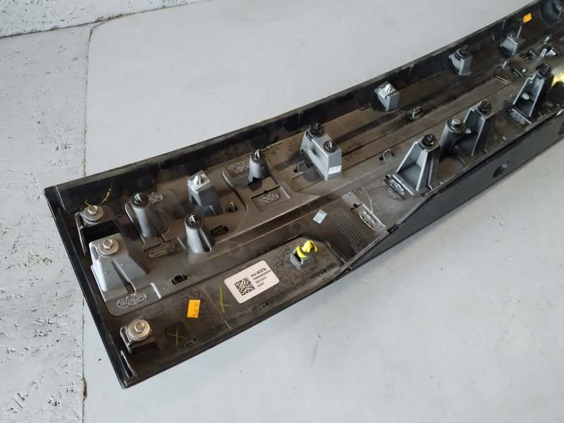 Накладка крышки багажника, 27020 рублей, Санкт-Петербург