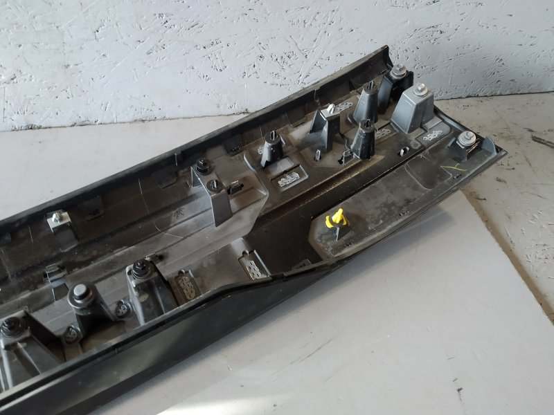 Накладка крышки багажника, 27020 рублей, Санкт-Петербург