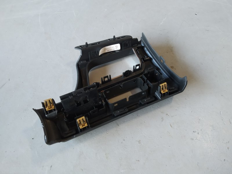 Накладка на торпедо, 2930 рублей, Санкт-Петербург