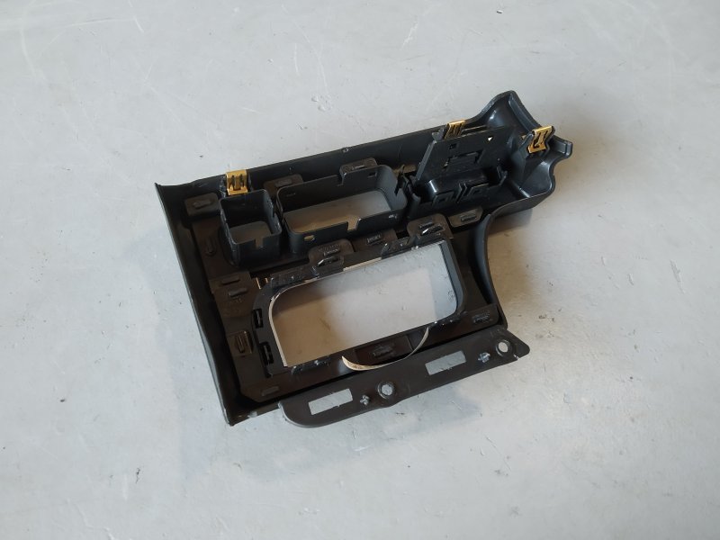 Накладка на торпедо, 2930 рублей, Санкт-Петербург