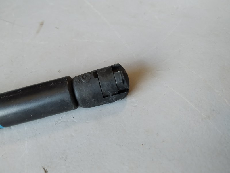 амортизатор капота, 1735 рублей, Санкт-Петербург