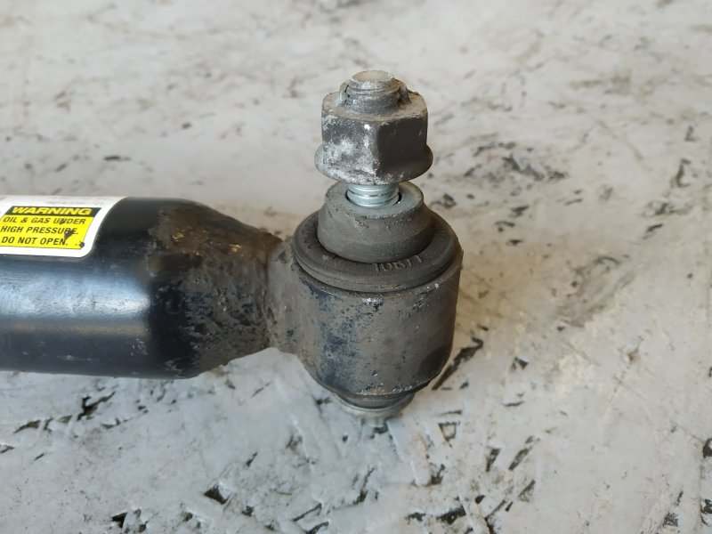 амортизатор, 2770 рублей, Санкт-Петербург