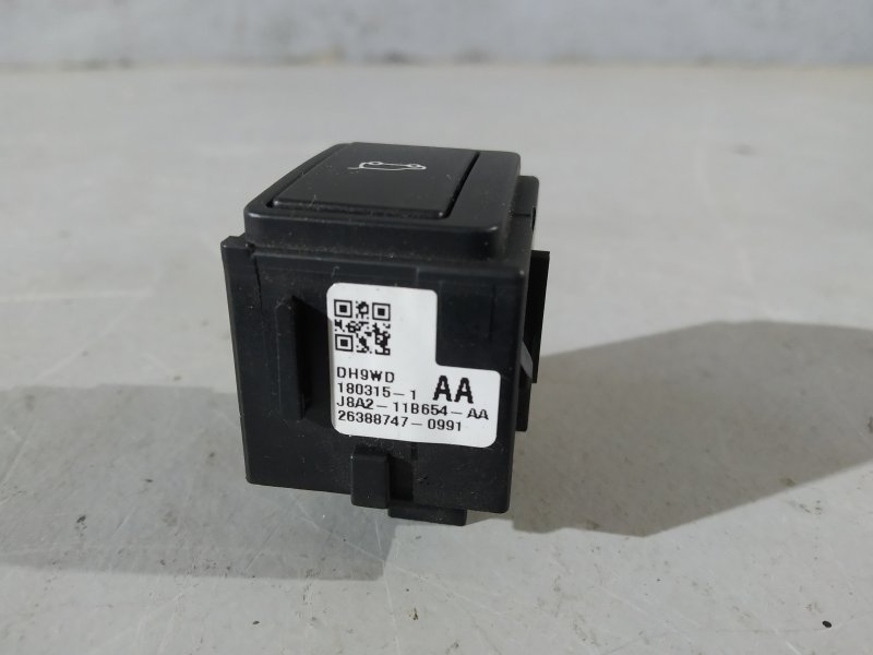 кнопка крышки багажника, 1370 рублей, Санкт-Петербург