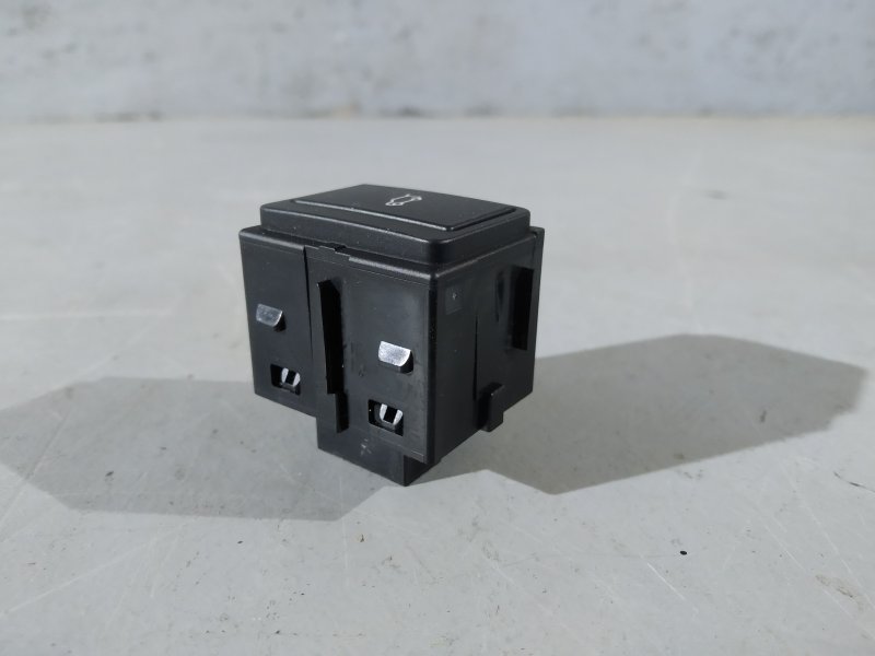 кнопка крышки багажника, 1370 рублей, Санкт-Петербург