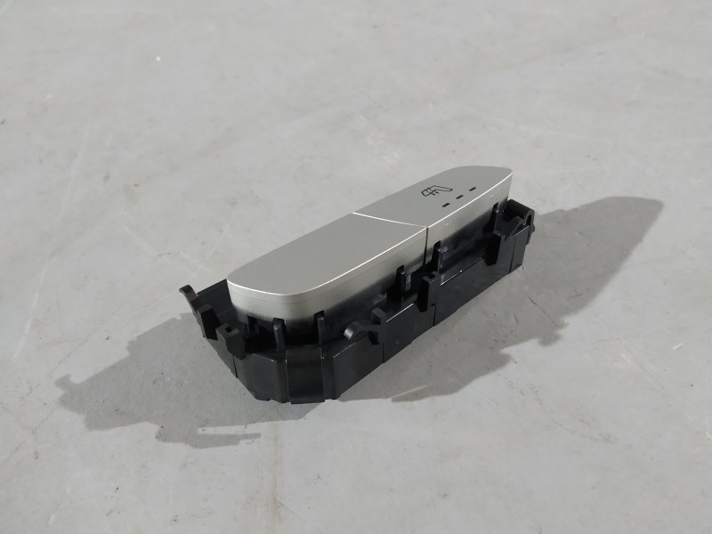 Кнопка подогрева сиденья, 955 рублей, Санкт-Петербург