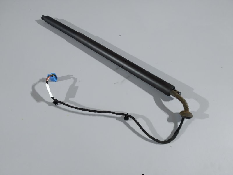 амортизатор багажника, 17805 рублей, Санкт-Петербург