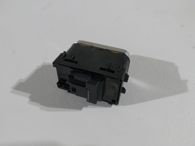 кнопка крышки багажника, 2150 рублей, Санкт-Петербург