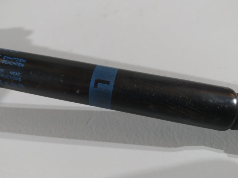 амортизатор капота, 4850 рублей, Санкт-Петербург