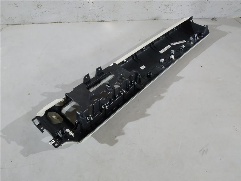 Накладка на торпедо, 18920 рублей, Санкт-Петербург