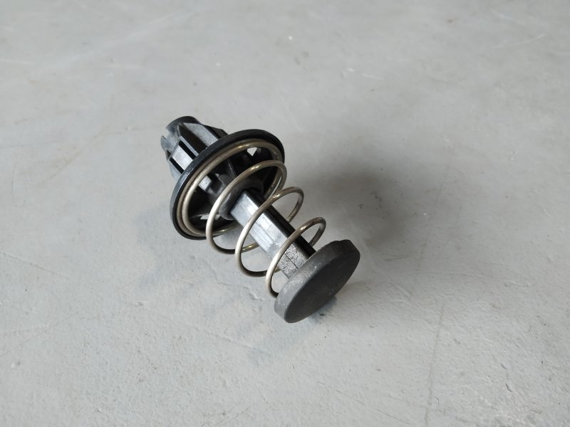 пружина капота, 1320 рублей, Санкт-Петербург