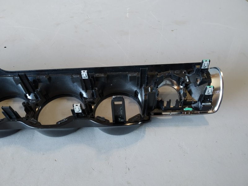 Накладка на торпедо, 10010 рублей, Санкт-Петербург