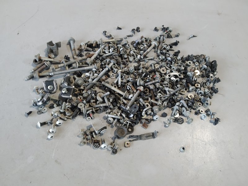 болты, 2360 рублей, Санкт-Петербург