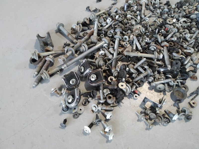 болты, 2360 рублей, Санкт-Петербург