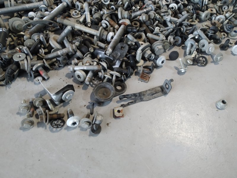 болты, 2360 рублей, Санкт-Петербург